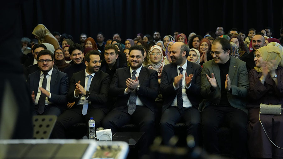 “Siyasiler için gençlik operasyonel bir güç...”